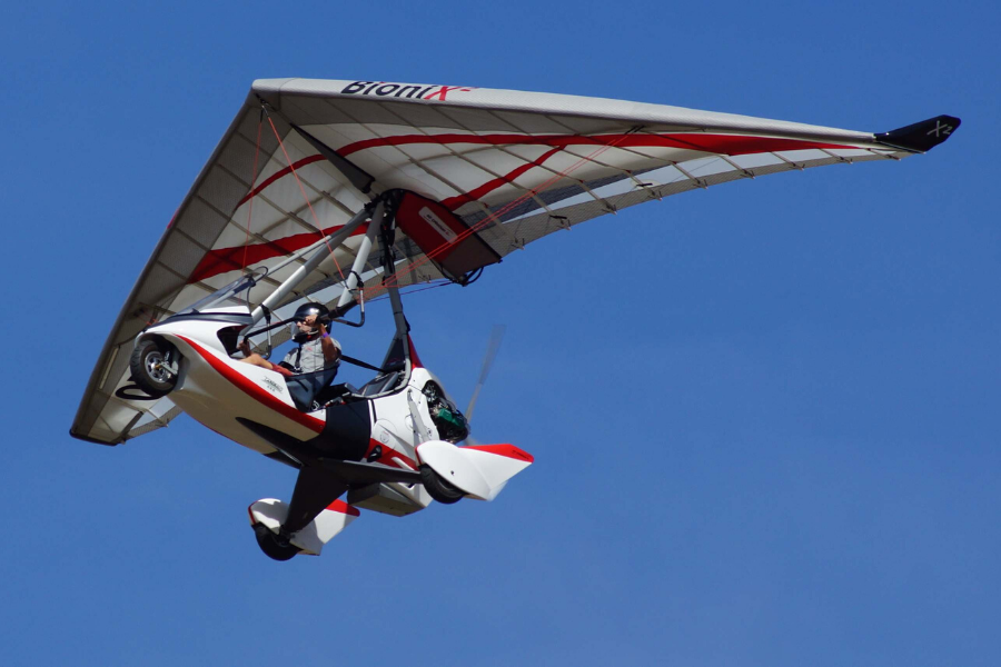 "The Tanarg: Most Deluxe Trike Ever ?" ran Dan Johnson's headline on its introduction in the USA in 2005. The two-seater has been offered in the Neo version since 2019, seen here flown at Blois by Gilles Bru, founder of Air Création.