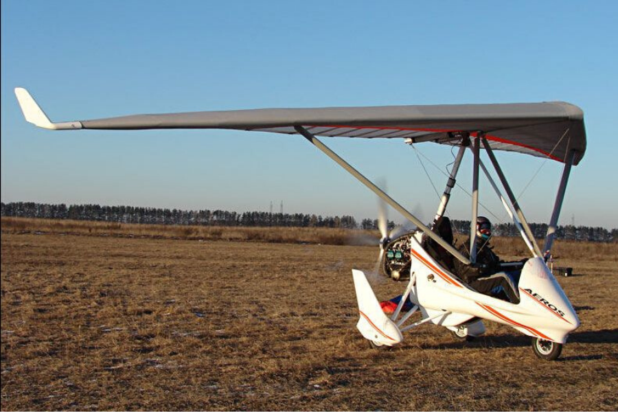 The Aeros Profi TL, the first "topless" weight-shift microlight in 2006.