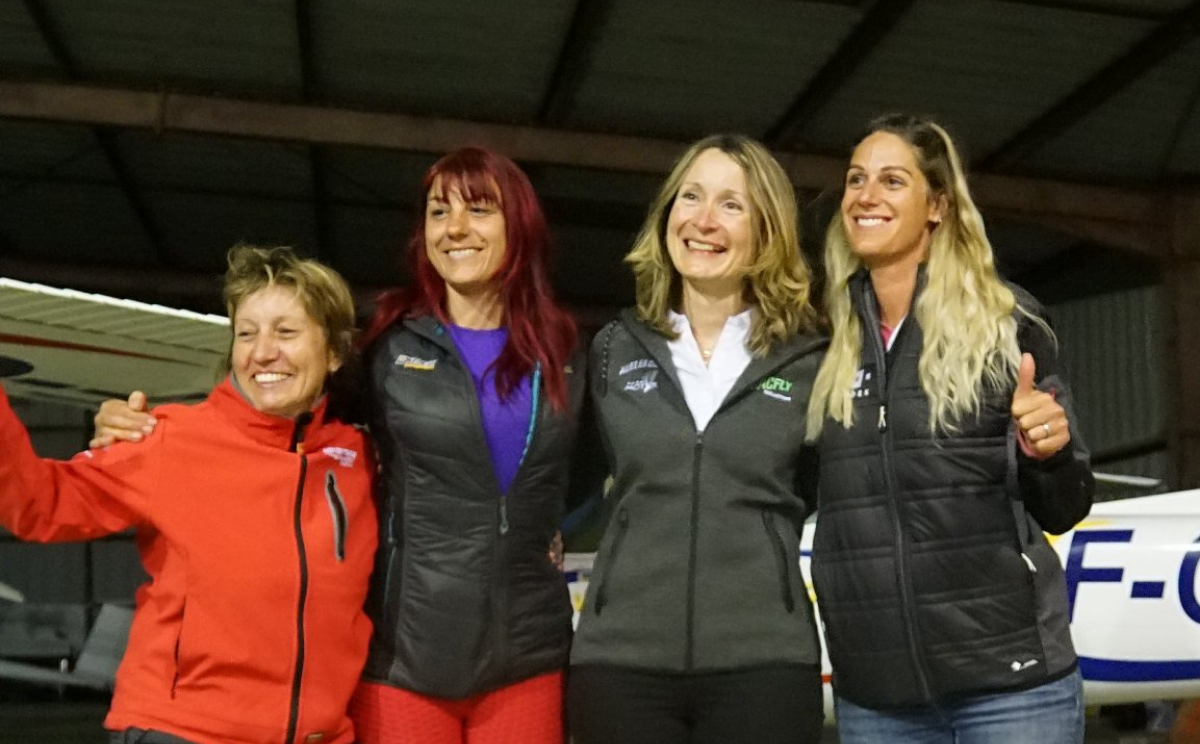 The women present at the competition in Auch